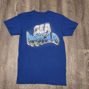 Vintage SEA WORLD Orlando Short Sleeve T-Shirt ORCA Size Small Crew Neck Blue